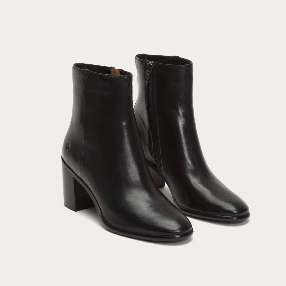 Frye Julia Ankle Boot 👢